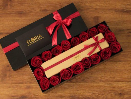 باکس گل مخصوص کادو (اپل واچ) با رز قرمز و هاد باکس